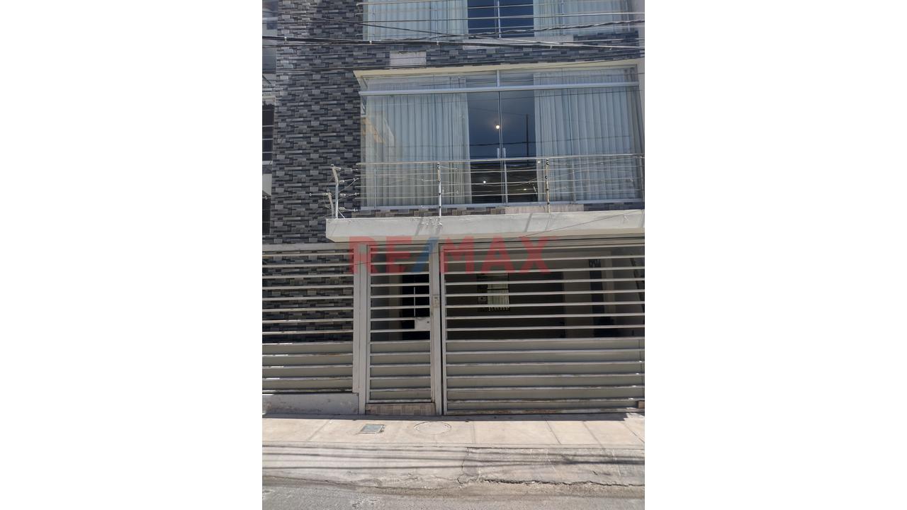 Se Alquila Bonito Y Comodo Departamento De Estreno — foto 7