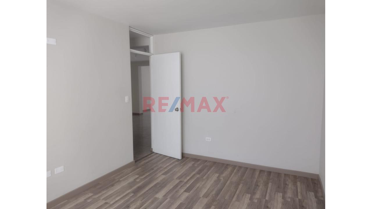 Se Alquila Bonito Y Comodo Departamento De Estreno — foto 13
