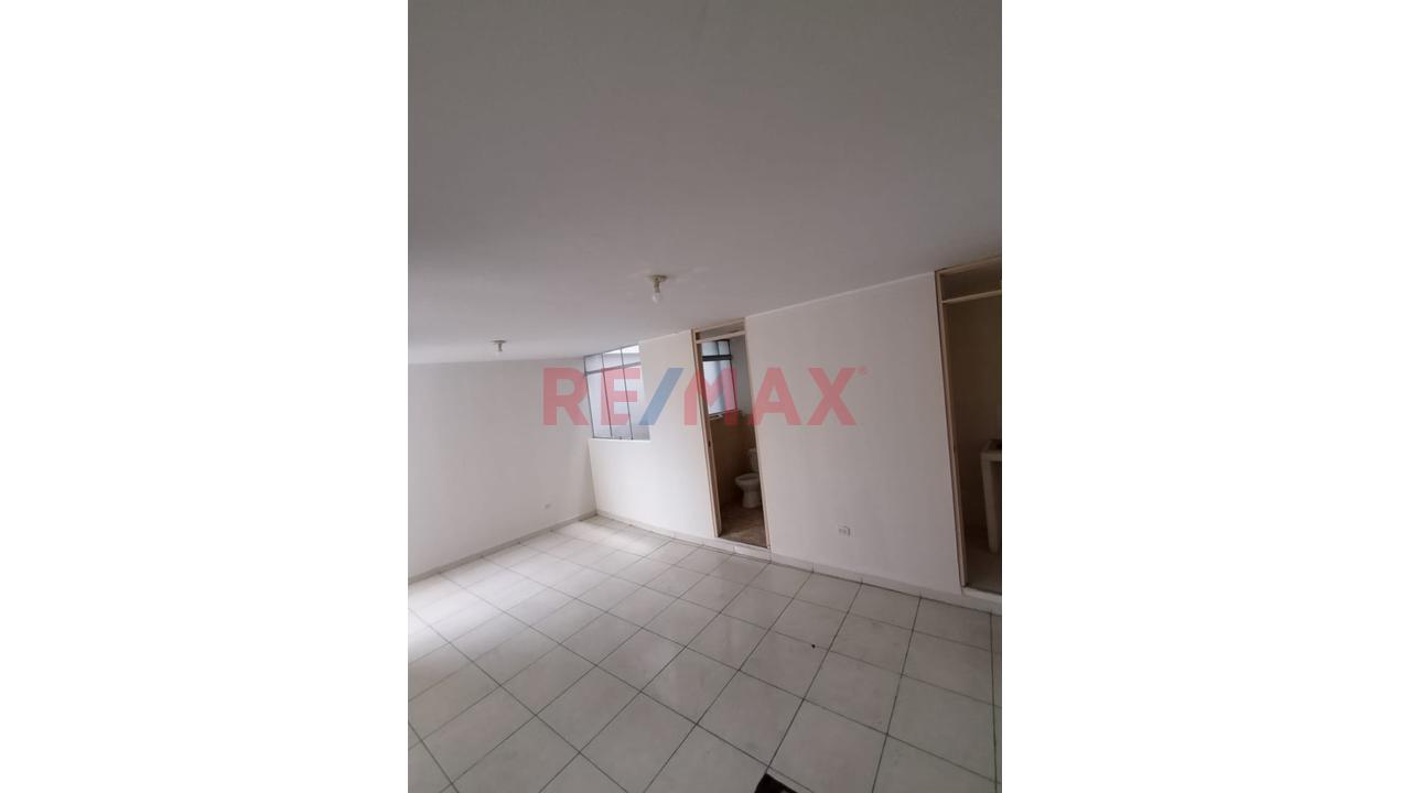 Venta De Departamento De 3 Dormitorios En La Mejor Zona De Los Olivos - 3
