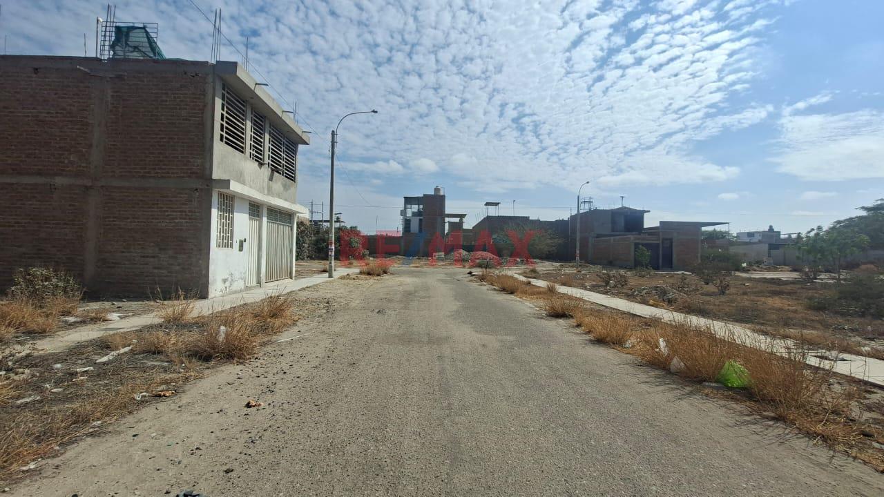 Venta De Terreno En Urb.Casuarinas Iii-Etapa Con Acceso A Parque - 2