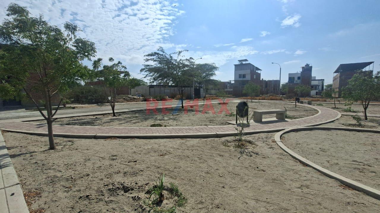 Venta De Terreno En Urb.Casuarinas Iii-Etapa Con Acceso A Parque - 3