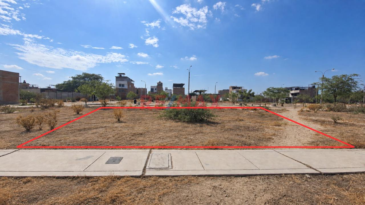 Venta De Terreno En Urb.Casuarinas Iii-Etapa Con Acceso A Parque - 1