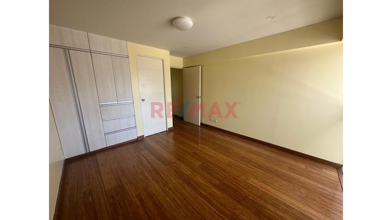 ¡Se Alquila Lindo Y Cómodo Departamento En Primer Piso De Tres Dormitorios Cerca Al Pentagonito! - 9