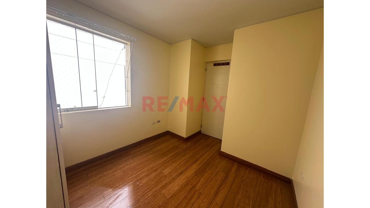 ¡Se Alquila Lindo Y Cómodo Departamento En Primer Piso De Tres Dormitorios Cerca Al Pentagonito! - 18