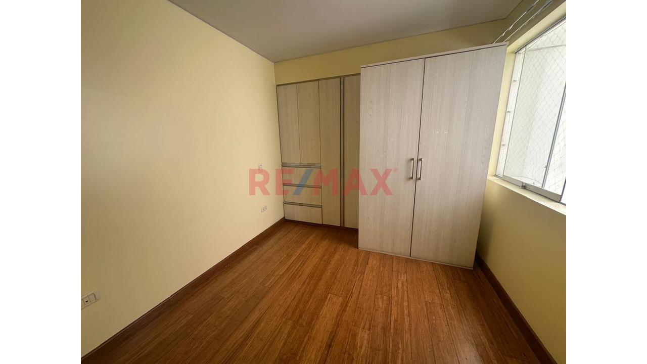 ¡Se Alquila Lindo Y Cómodo Departamento En Primer Piso De Tres Dormitorios Cerca Al Pentagonito! - 17