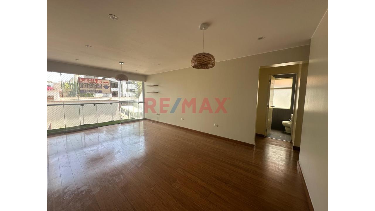 ¡Se Alquila Lindo Y Cómodo Departamento En Primer Piso De Tres Dormitorios Cerca Al Pentagonito! - 3
