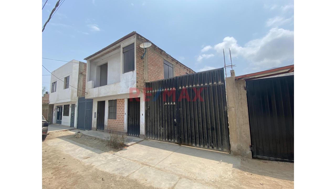 Vendo Potencial Terreno 700M2 Excelente Ubicación + Casa Ingreso Independiente + Cochera + Gran Terreno A Pocos Pasos De Av Principal Victor Malasquez