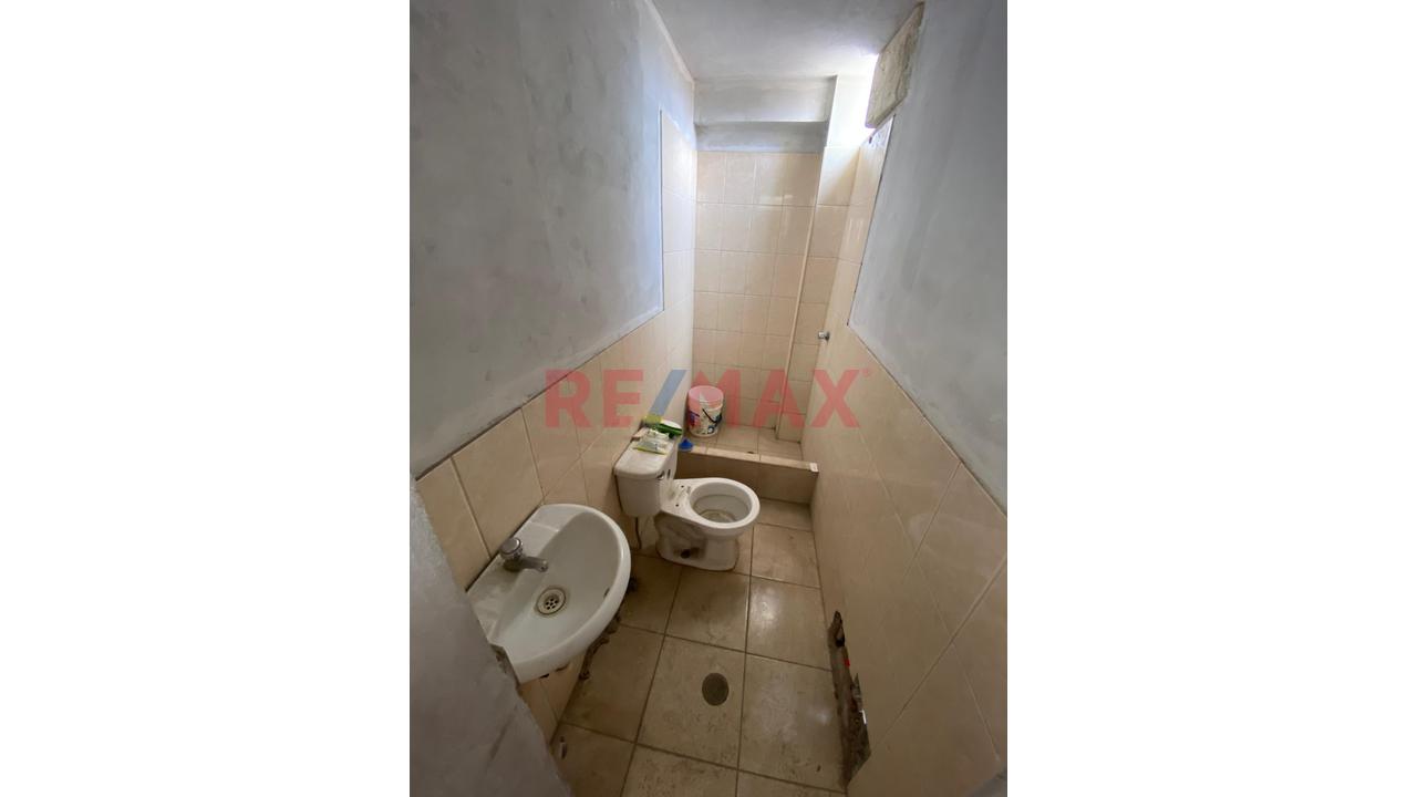 Vendo Potencial Terreno 700M2 Excelente Ubicación + Casa Ingreso Independiente + Cochera + Gran Terreno A Pocos Pasos De Av Principal Victor Malasquez — foto 6