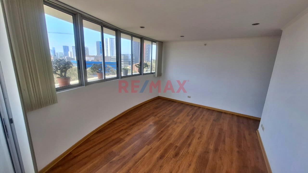 🏡 Alquiler De Departamento En Lince | 3 Dormitorios | 2 Cocheras | Cuarto De Servicio — foto 2