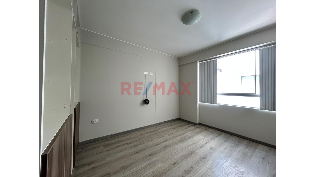 Alquiler Departamento En Urb La Pradera - C.Colorado - 4