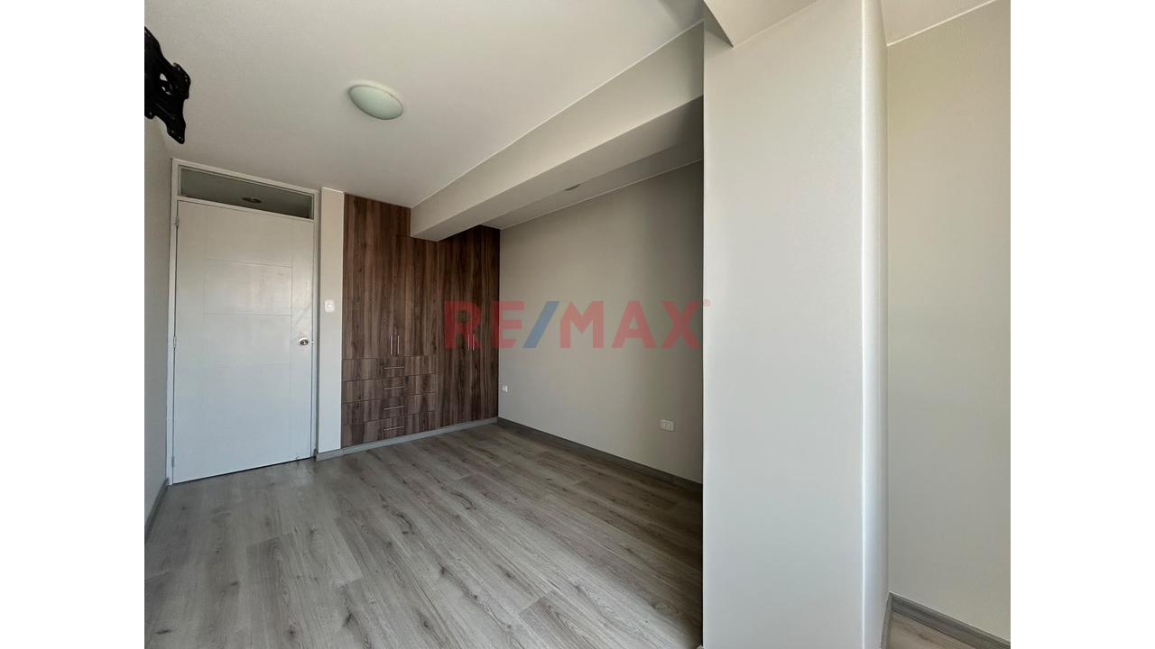 Alquiler Departamento En Urb La Pradera - C.Colorado - 6