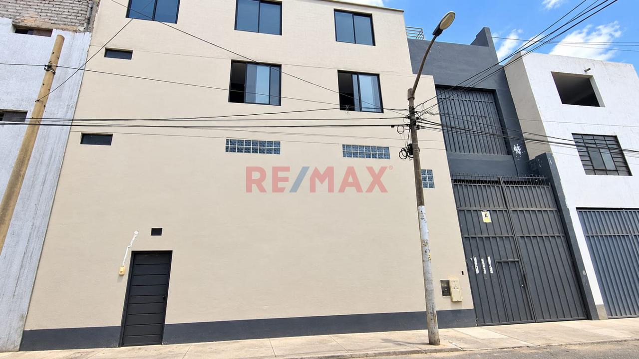 Venta Local Industrial En San Juan De Lurigancho