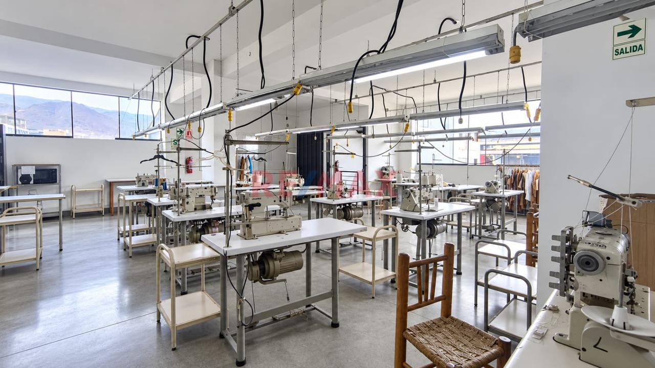 Venta Local Industrial En San Juan De Lurigancho — foto 11