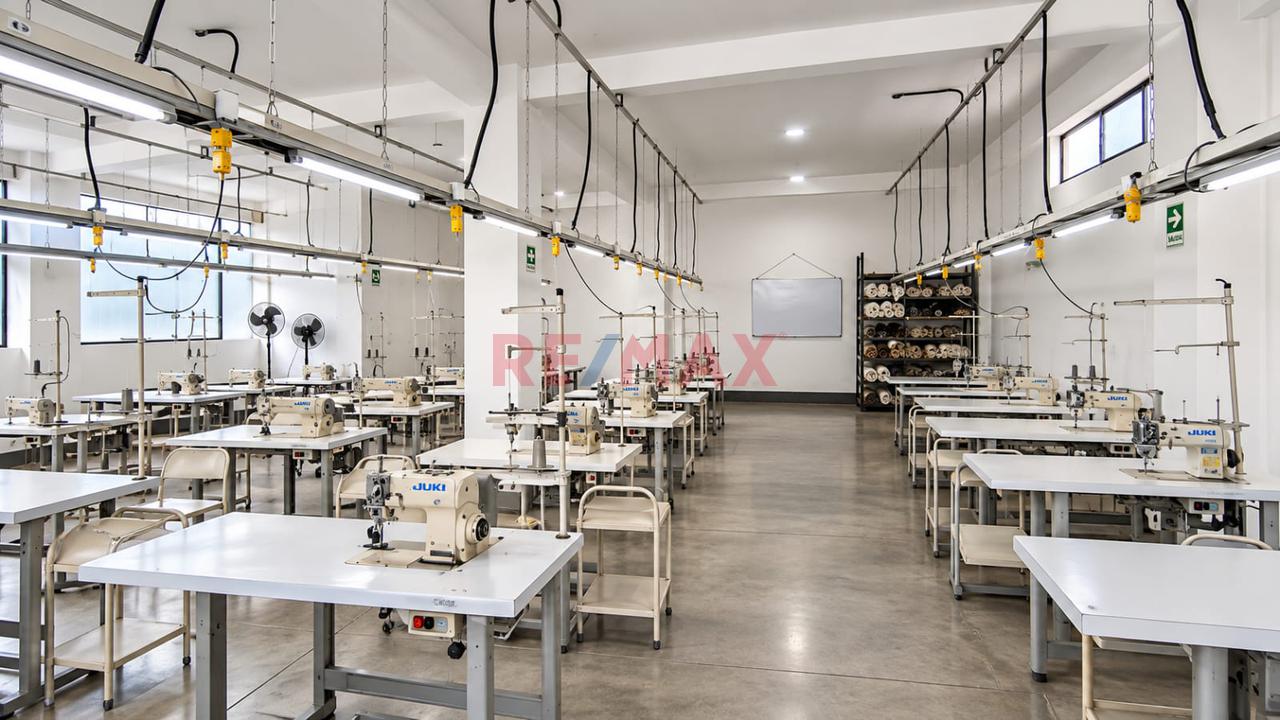 Venta Local Industrial En San Juan De Lurigancho — foto 9