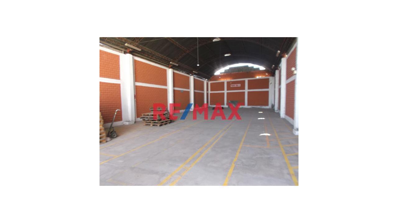 Almacén En Alquiler – Avenida Parra, Arequipa