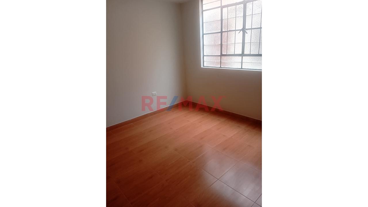 Vendo Departamento 2Do Piso Mas Azotea At: 216.00 M2   Maranga San Miguel - 4