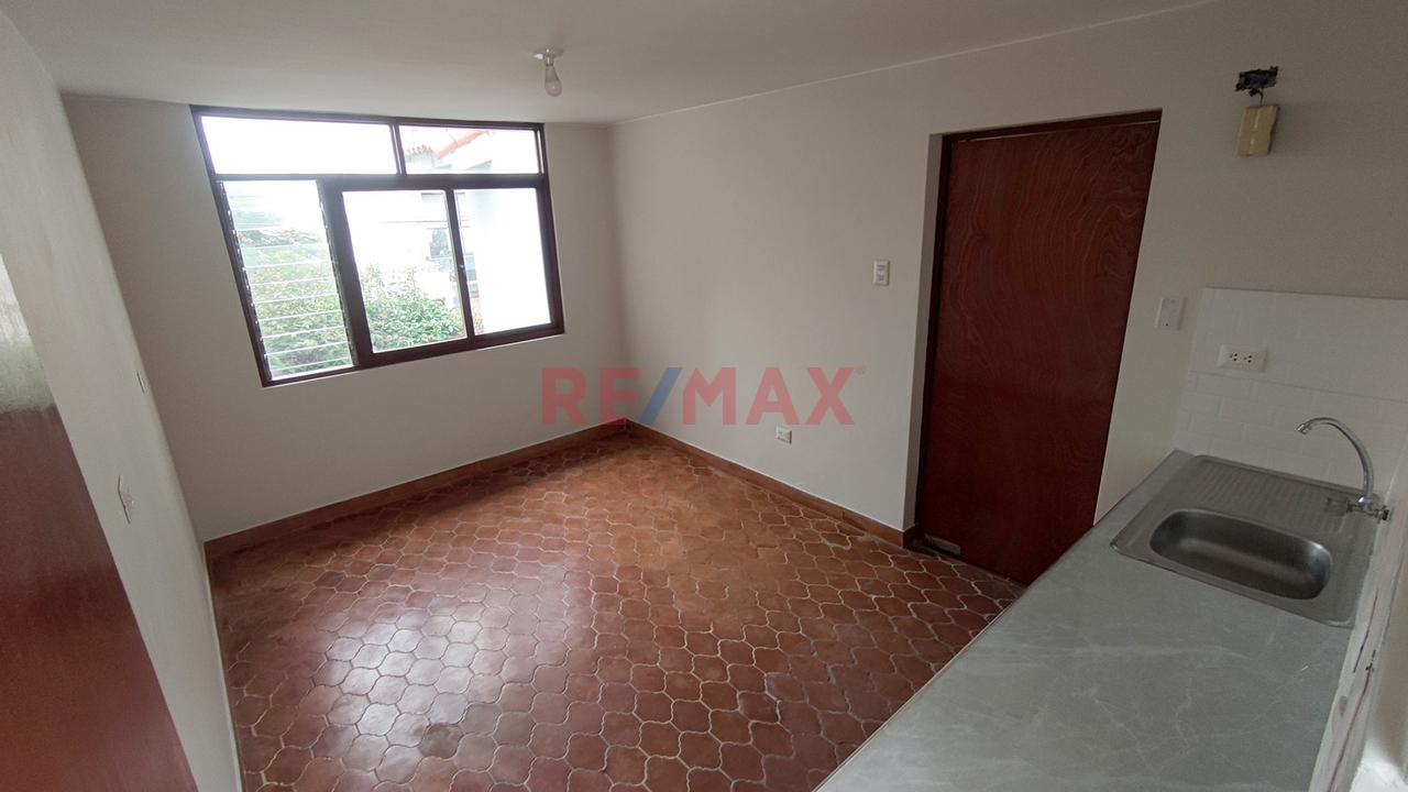 Vendo Departamento 2Do Piso Mas Azotea At: 216.00 M2   Maranga San Miguel — foto 6