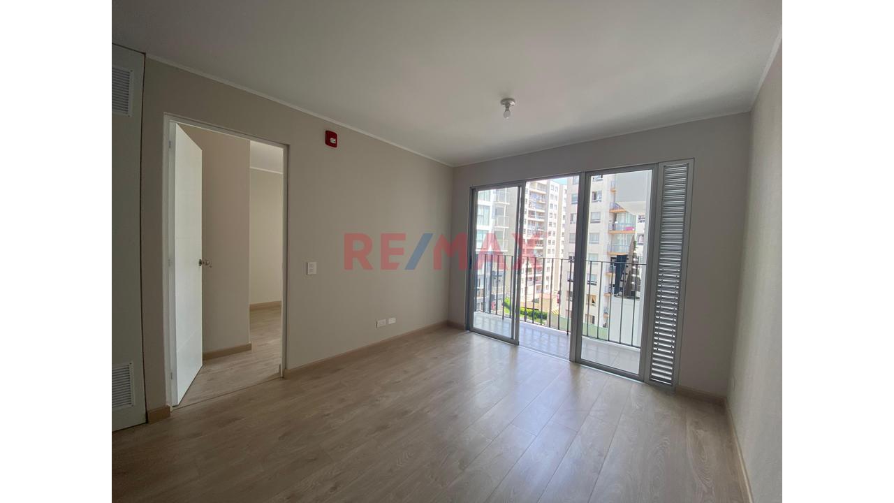 Habitación Con Baño Privado En Alquiler Para Mujeres Estudiantes O Trabajadoras | Departamento De Estreno - Roomie — foto 2