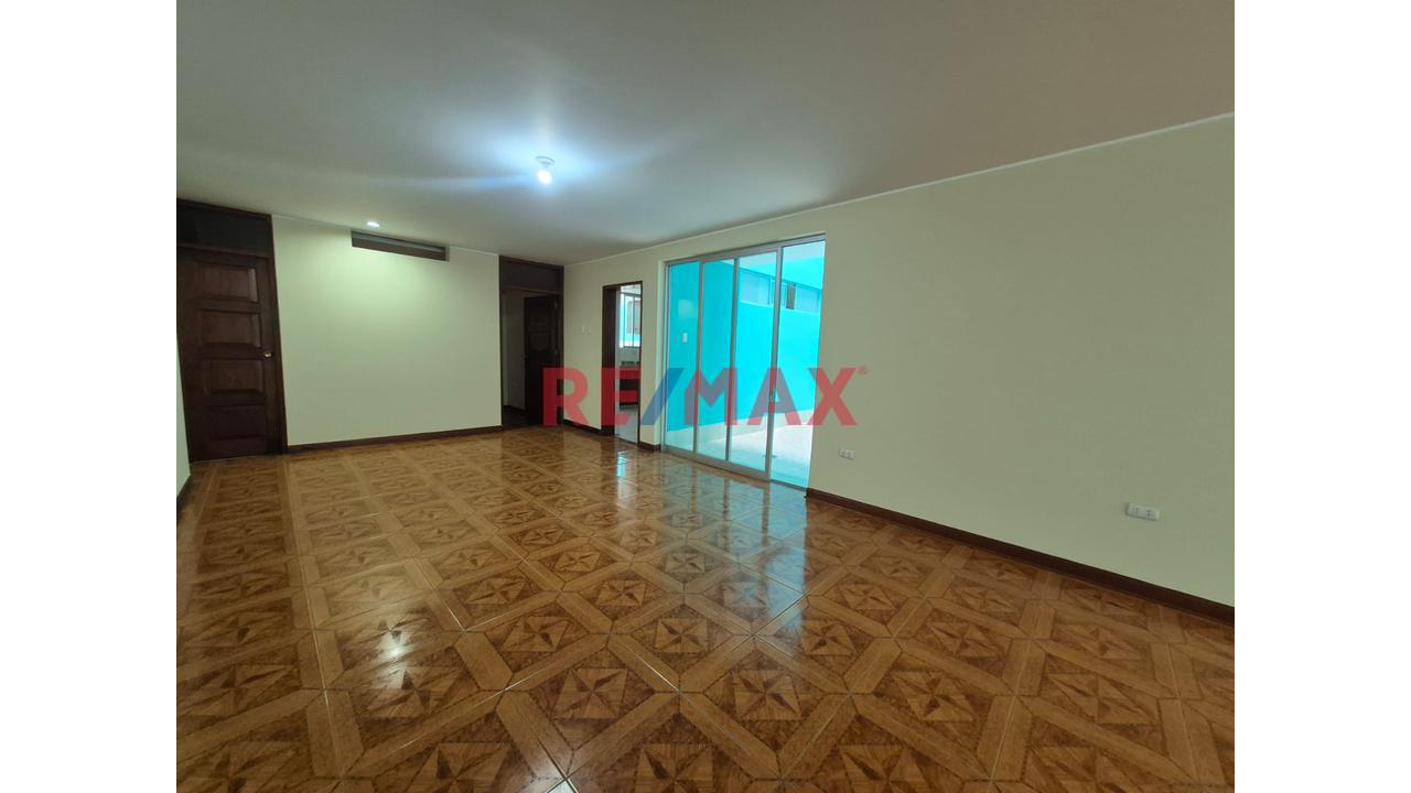¡Tu Próximo Hogar En Surco! Amplitud, Comodidad Y Excelente Ubicación
