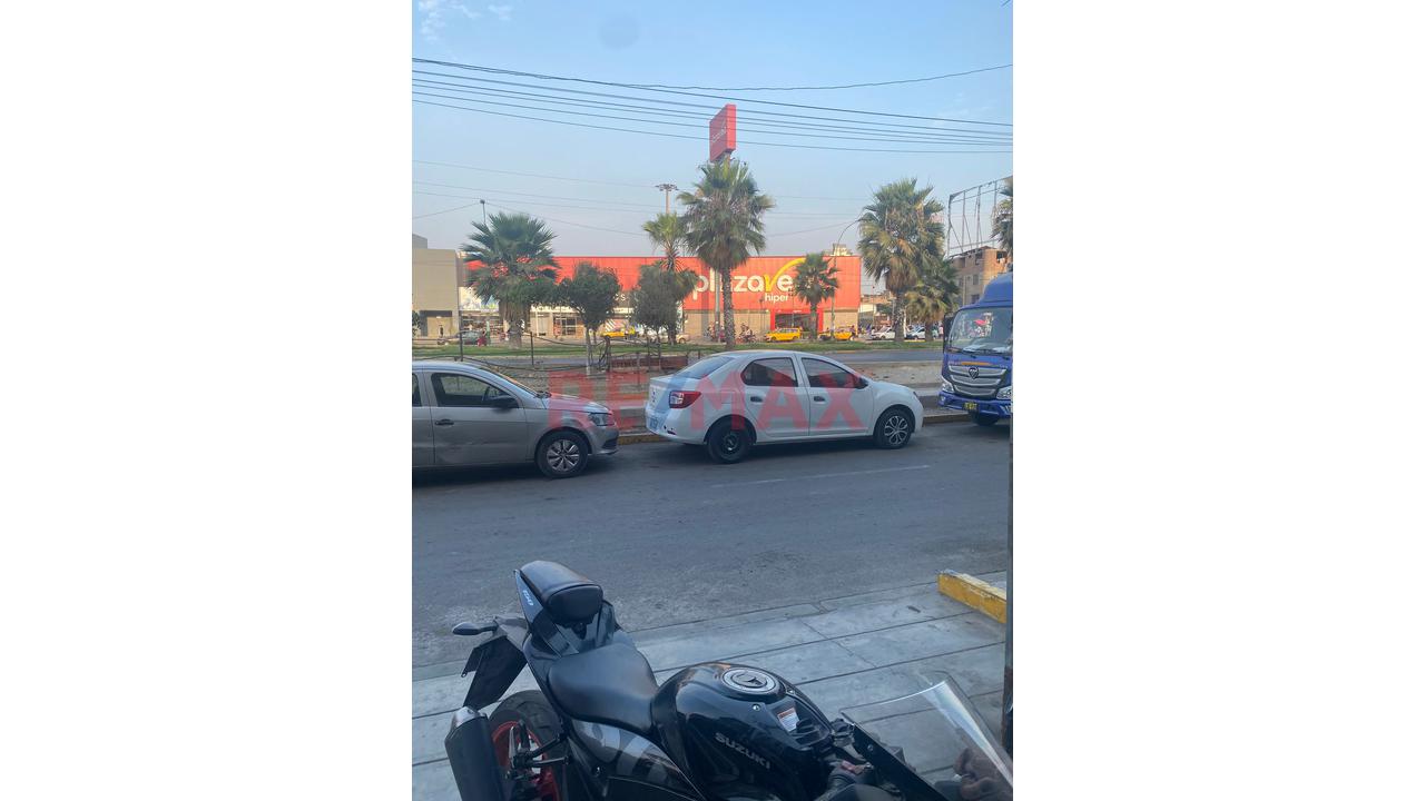 San Martin De Porres Alquiler De Oficina De 90 M2 2Do Piso Bien Ubicado A La Altura De La Av Universitaria Y Av Tomas Valle Frente De Plaza Vea Hiper S — foto 13
