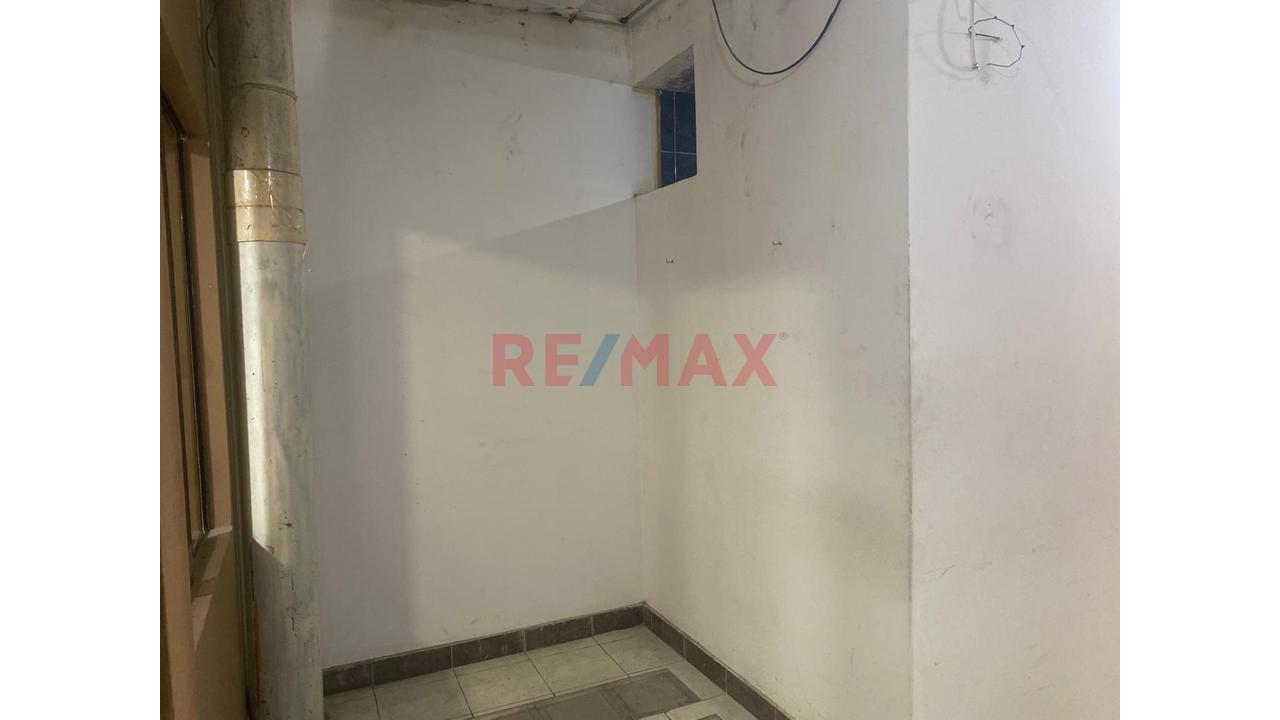 San Martin De Porres Alquiler De Oficina De 90 M2 2Do Piso Bien Ubicado A La Altura De La Av Universitaria Y Av Tomas Valle Frente De Plaza Vea Hiper S — foto 4