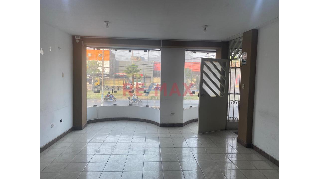 San Martin De Porres Alquiler De Oficina De 90 M2 2Do Piso Bien Ubicado A La Altura De La Av Universitaria Y Av Tomas Valle Frente De Plaza Vea Hiper S
