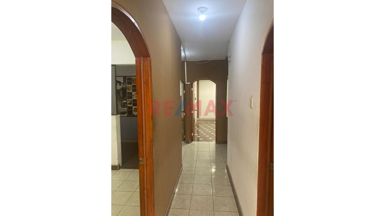 San Martin De Porres Alquiler De Oficina De 90 M2 2Do Piso Bien Ubicado A La Altura De La Av Universitaria Y Av Tomas Valle Frente De Plaza Vea Hiper S — foto 6