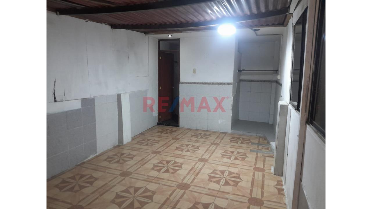 Venta De Casa San Juan De Lurigancho - 11