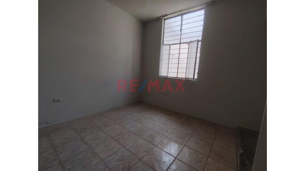 Alquilo Casa 1Piso En Urb. Bancaria 2Da Etapa - 2