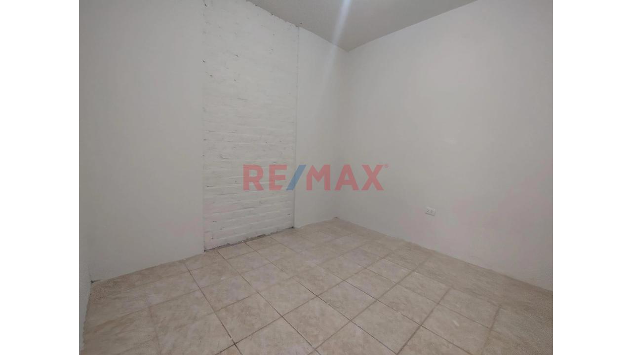 Alquilo Casa 1Piso En Urb. Bancaria 2Da Etapa - 9