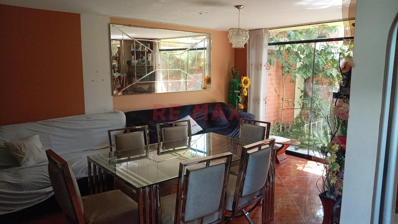 Alquiler De Linda Casa De 4 Pisos Semiamoblada, Cinco  Habitaciones, Luz Natural Para Todos Los Ambientes — foto 2