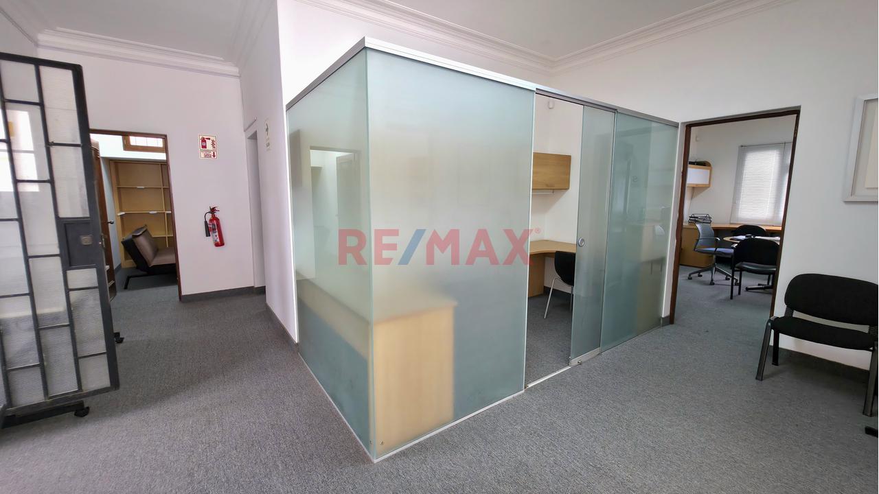 🏢 Alquiler De Amplia Casa Para Oficina Administrativa – Jesús María - 11