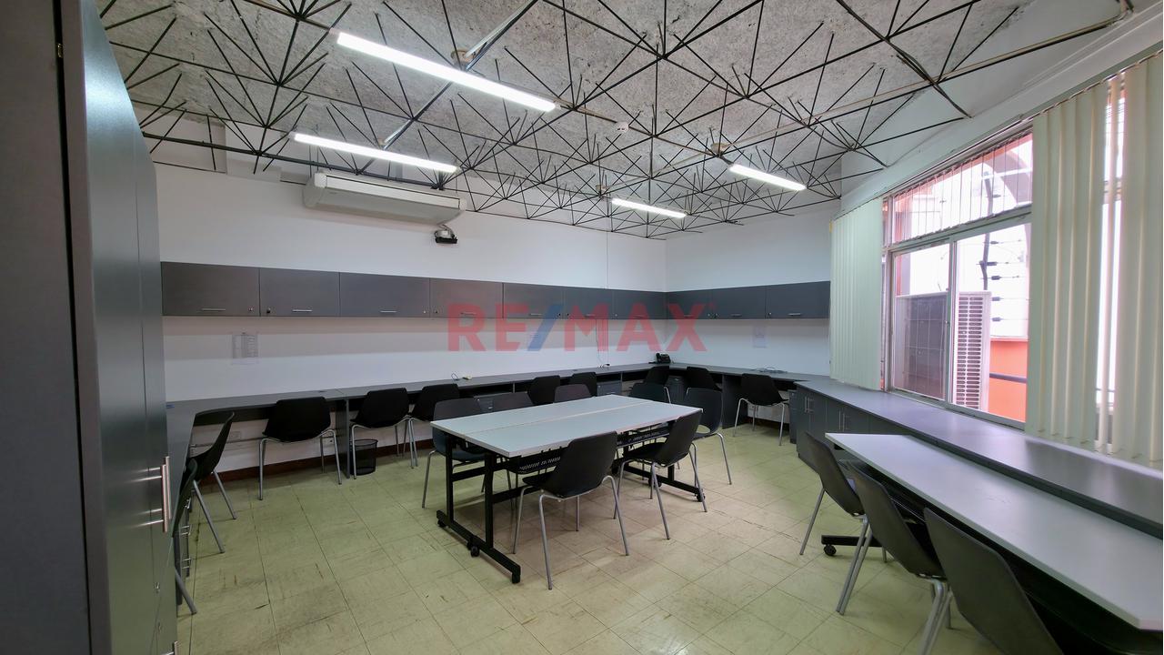 🏢 Alquiler De Amplia Casa Para Oficina Administrativa – Jesús María - 2