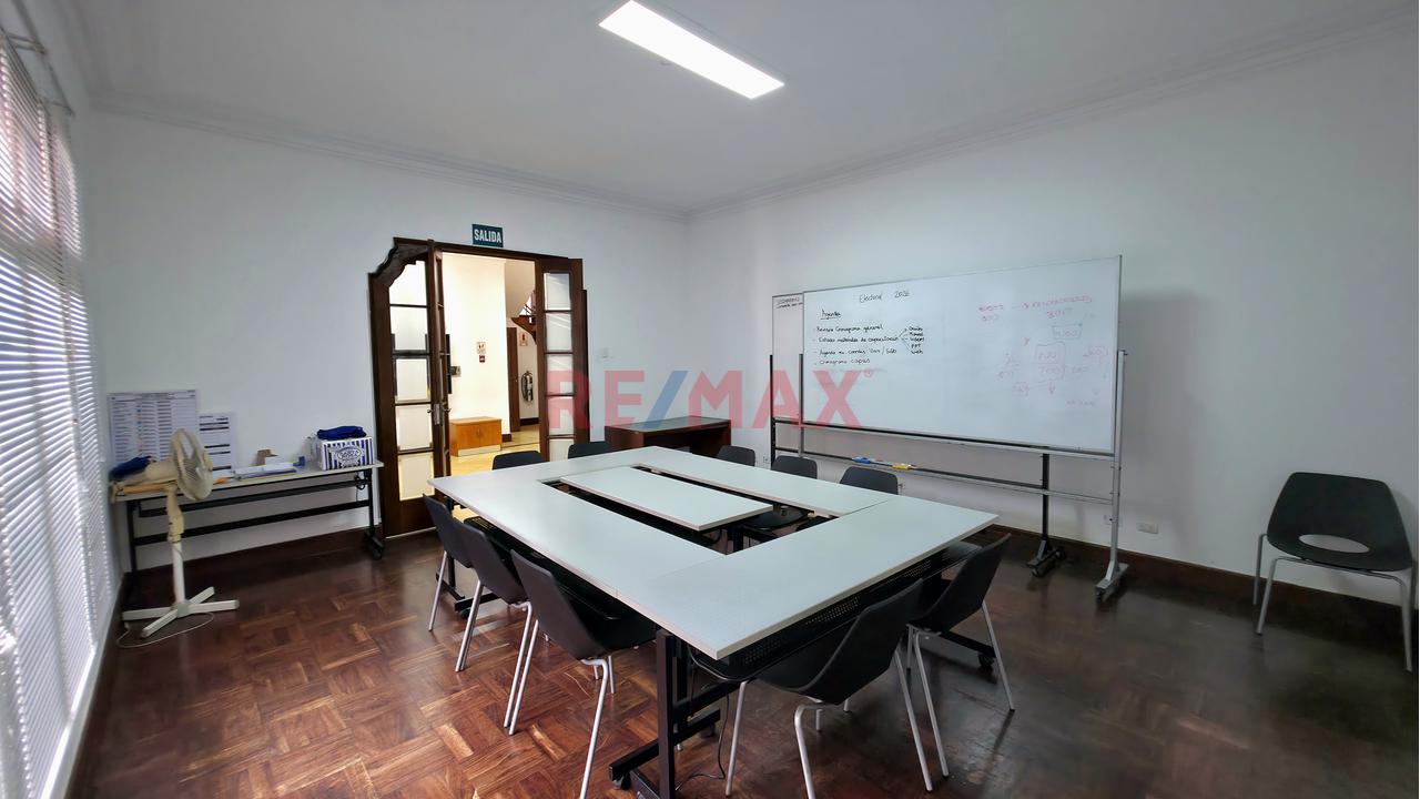 🏢 Alquiler De Amplia Casa Para Oficina Administrativa – Jesús María - 15