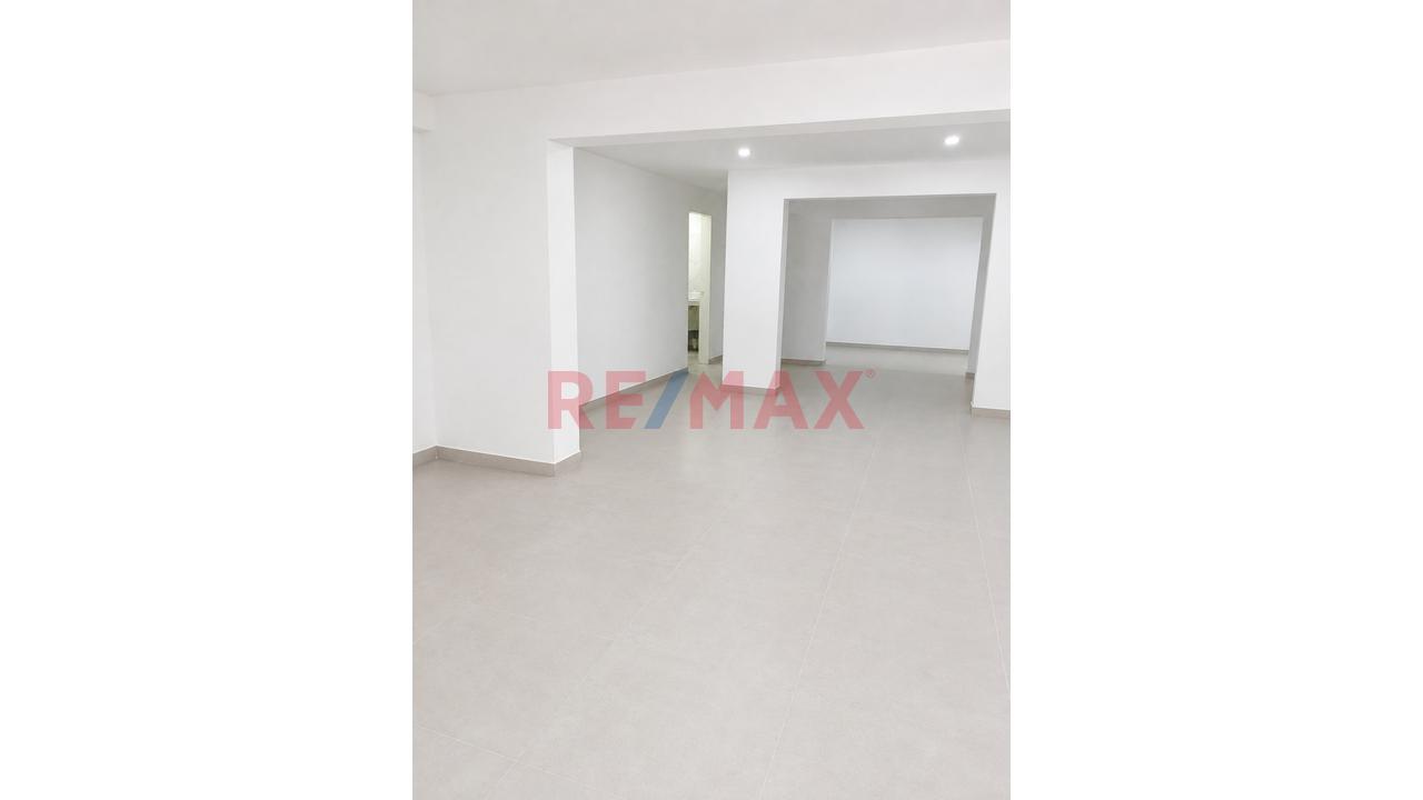 Local En Alquiler – Oficina / Almacén A Puerta Cerrada | Breña - 2