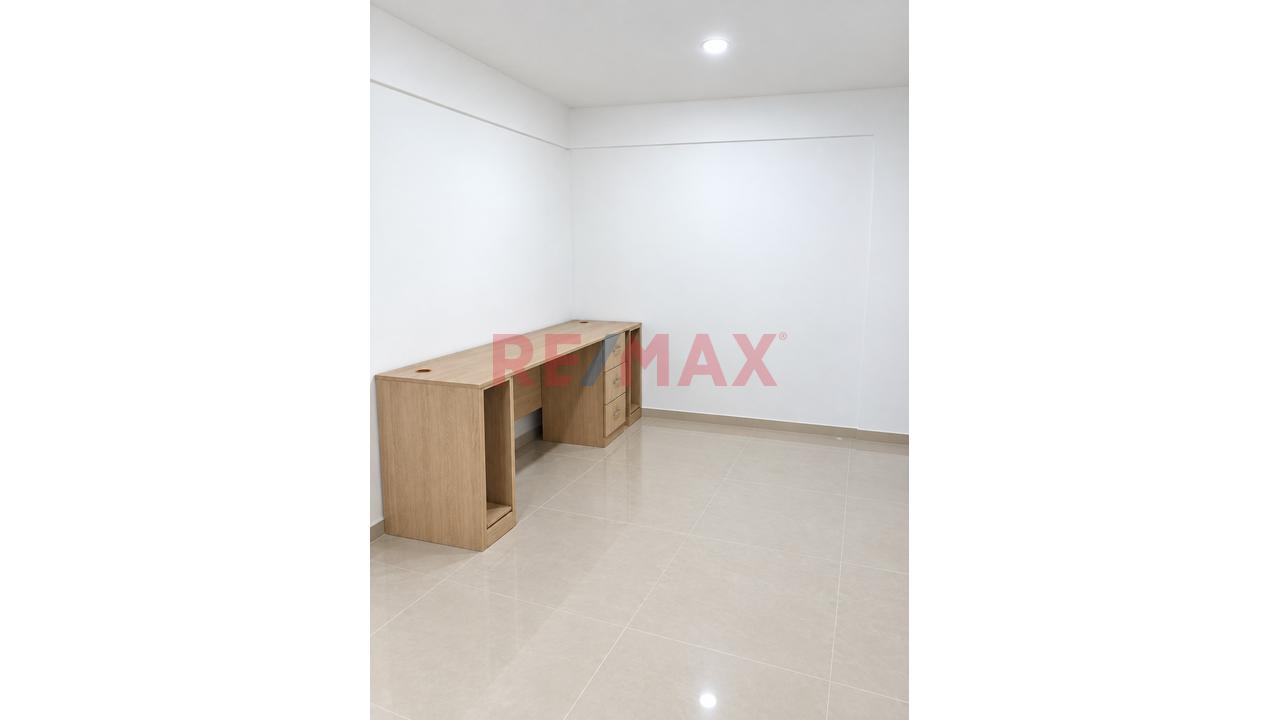 Local En Alquiler – Oficina / Almacén A Puerta Cerrada | Breña - 3