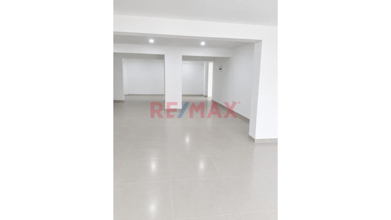 Local En Alquiler – Oficina / Almacén A Puerta Cerrada | Breña - 4