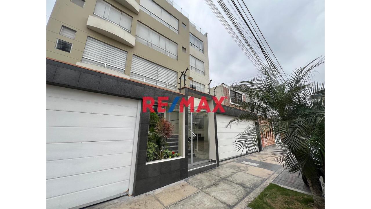Alquiler De Duplex De 114 M2 En Las Gardenias - Surco - 1