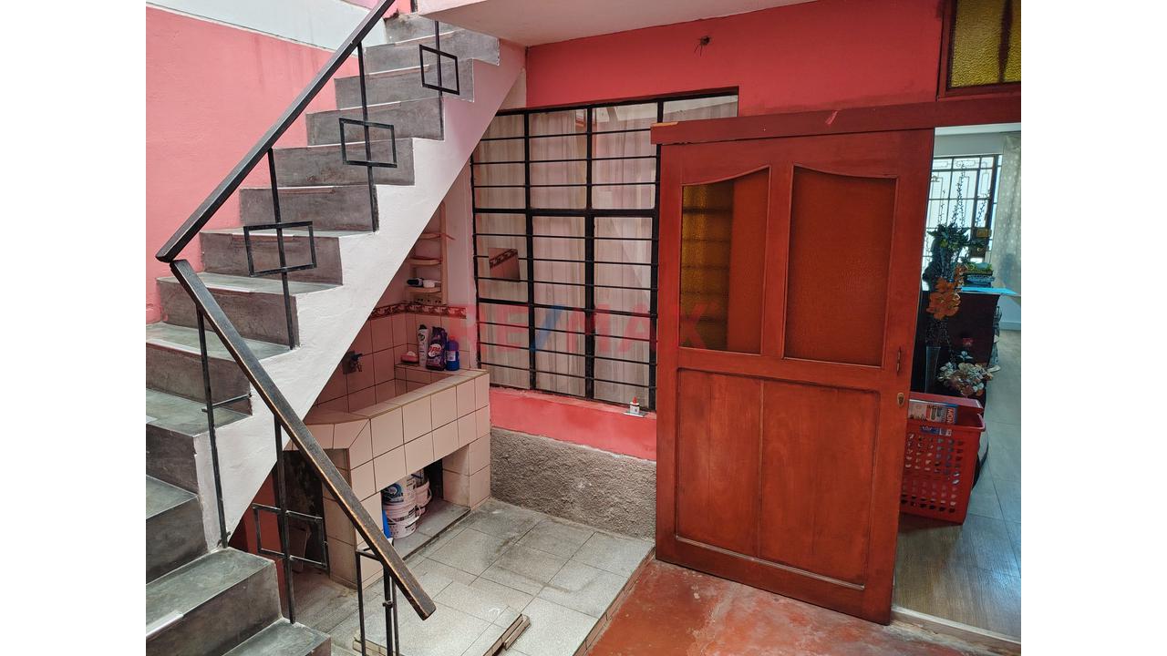 Casa De 2 Pisos + Azotea En Alquiler – San Juan De Lurigancho - 8