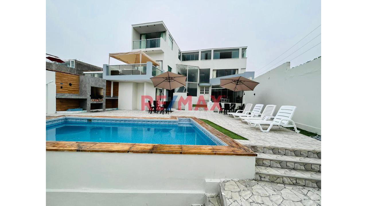 Venta De Casa De Playa En Pulpos 10 Habitaciones 477M2
