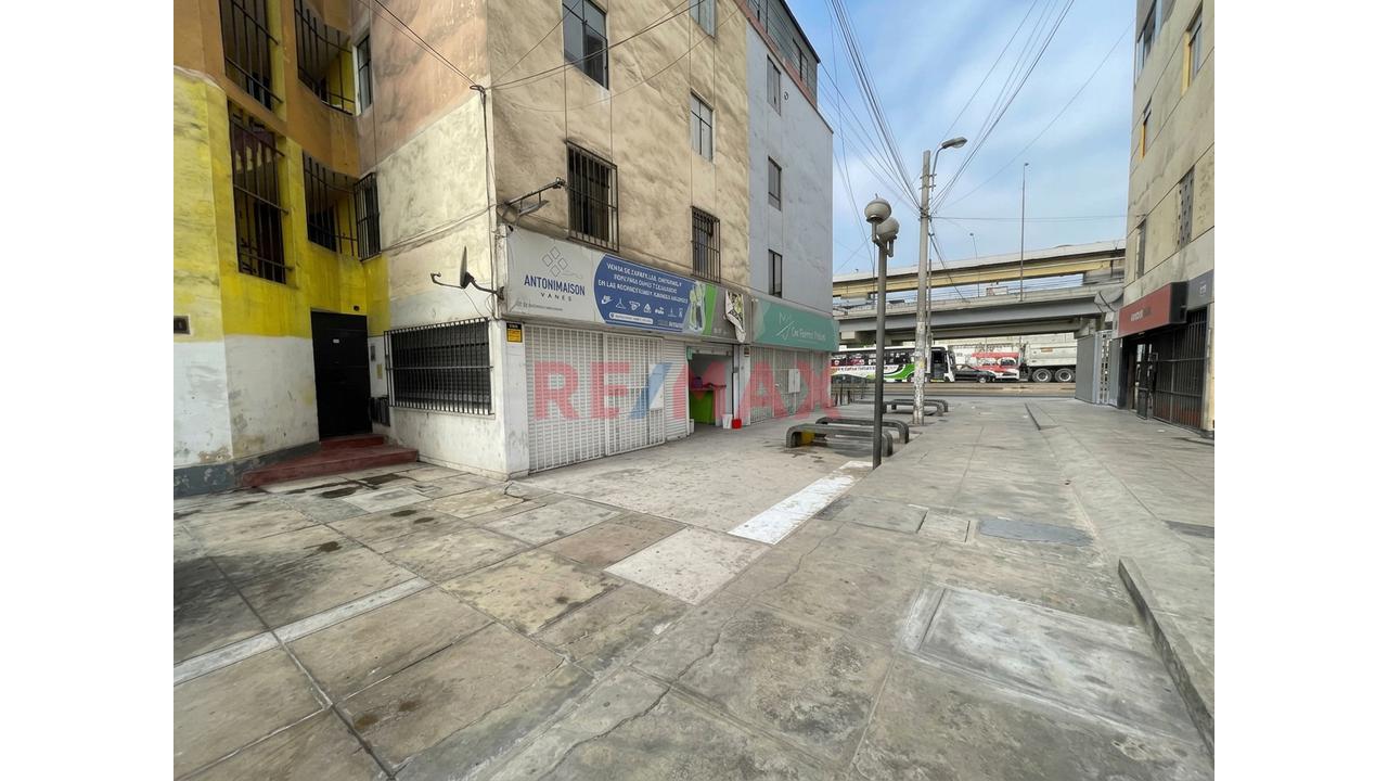 Alquiler De Tienda Comercial Frente A Plaza Norte – Los Olivos - 2