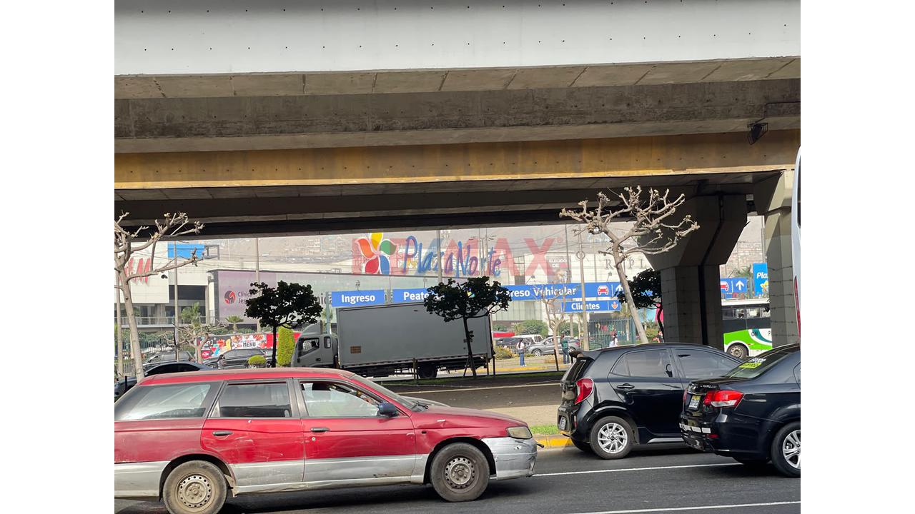 Alquiler De Tienda Comercial Frente A Plaza Norte – Los Olivos - 8
