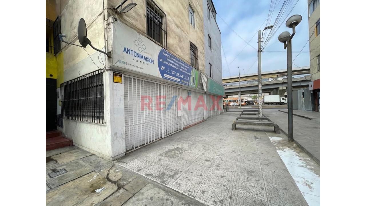 Alquiler De Tienda Comercial Frente A Plaza Norte – Los Olivos - 3