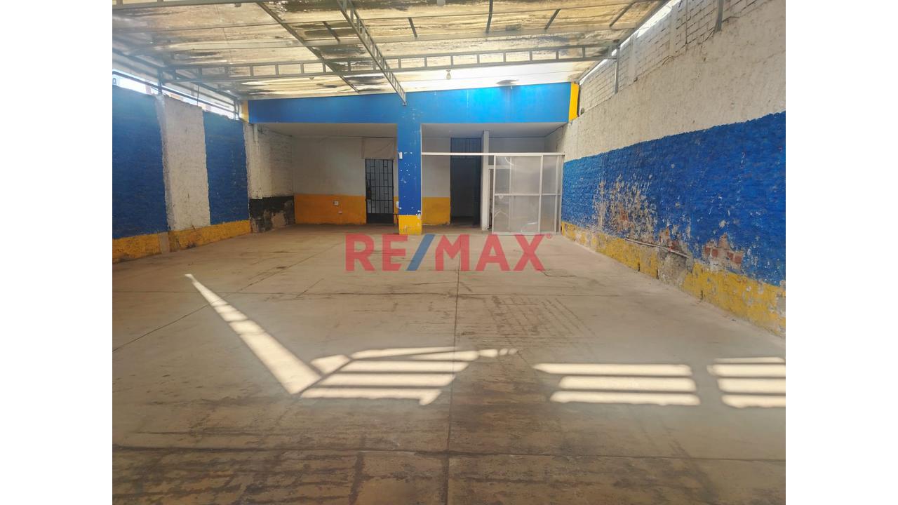 Local Comercial En Alquiler De 190 M2 En Smp
