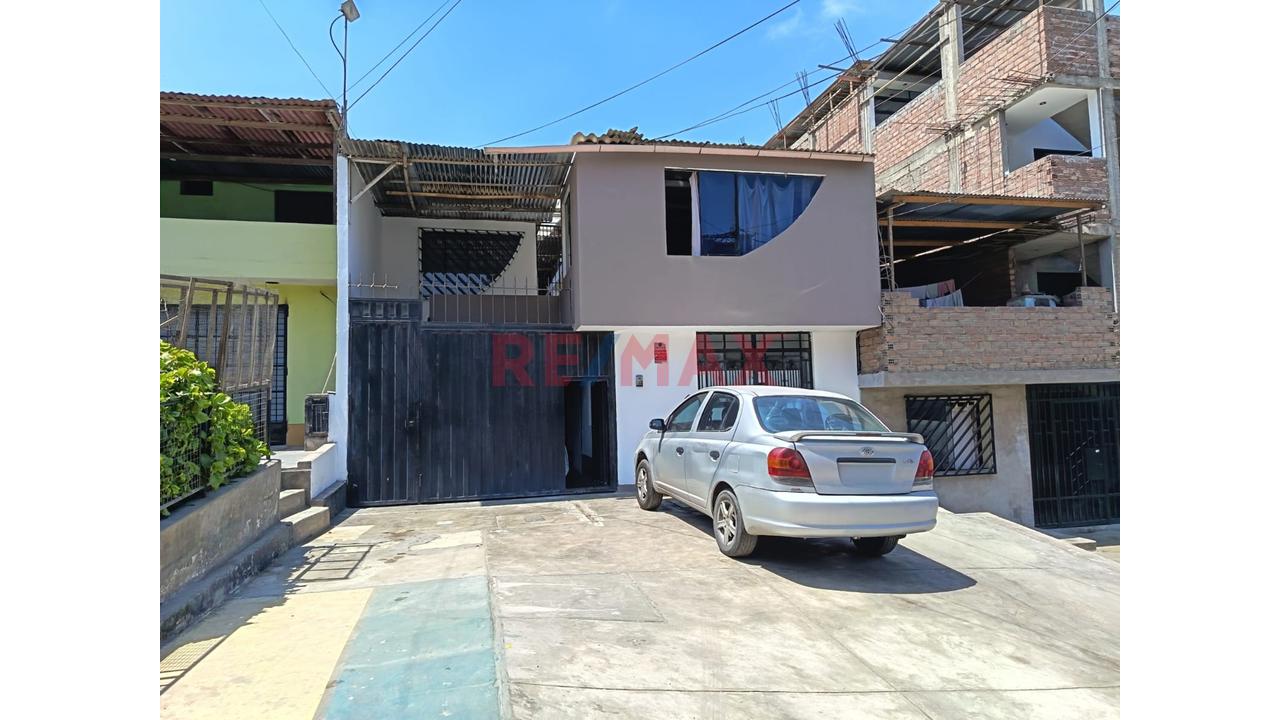 Se Vende Casa De 2 Pisos De 160 M2 En Us$ 139,332.00 A Una Cuadra De Av.  Miguel Iglesias En San Juan De Miraflores. — foto 2