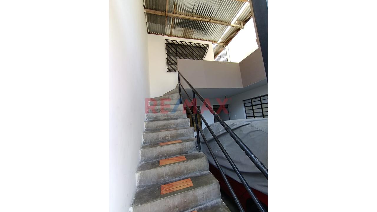 Se Vende Casa De 2 Pisos De 160 M2 En Us$ 139,332.00 A Una Cuadra De Av.  Miguel Iglesias En San Juan De Miraflores. — foto 12