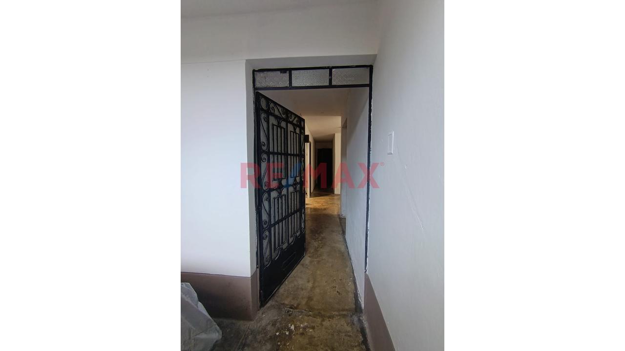 Se Vende Casa De 2 Pisos De 160 M2 En Us$ 139,332.00 A Una Cuadra De Av.  Miguel Iglesias En San Juan De Miraflores. — foto 4