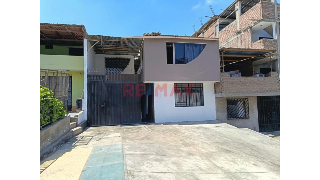 Se Vende Casa De 2 Pisos De 160 M2 En Us$ 139,332.00 A Una Cuadra De Av. Miguel Iglesias En San Juan De Miraflores.