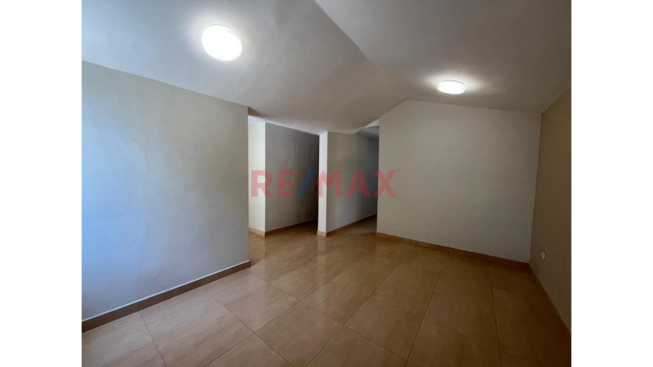 Amplio Departamento Duplex En Alquiler En Av. Vice - 4
