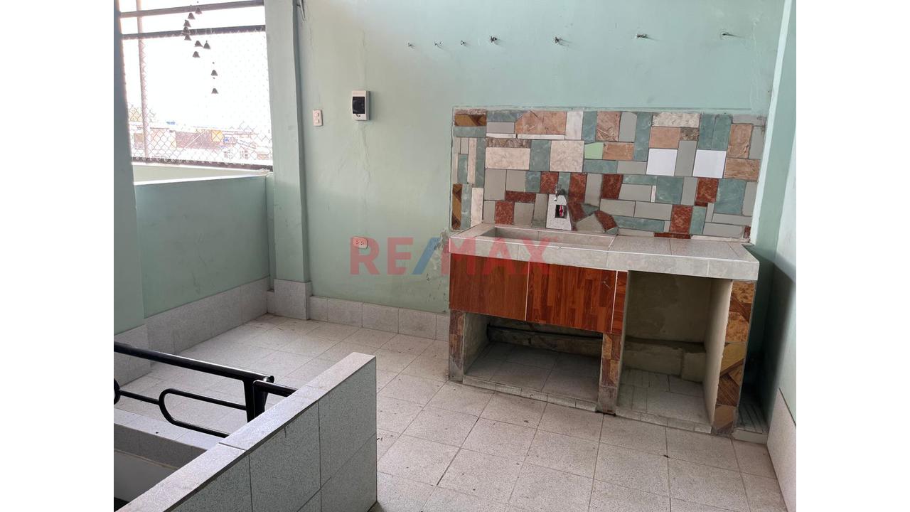 Amplio Departamento Duplex En Alquiler En Av. Vice - 15